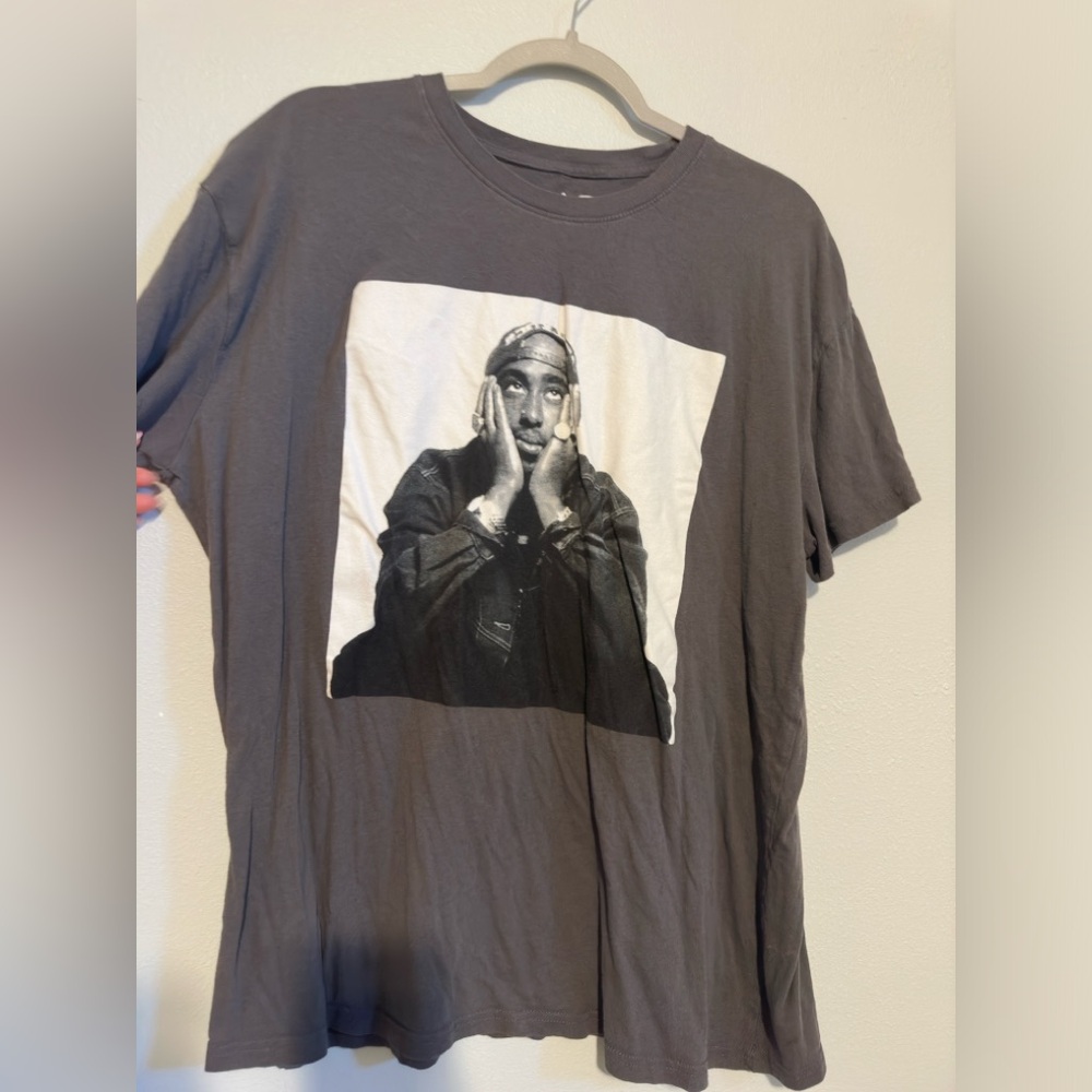 Tupac graphic tee
